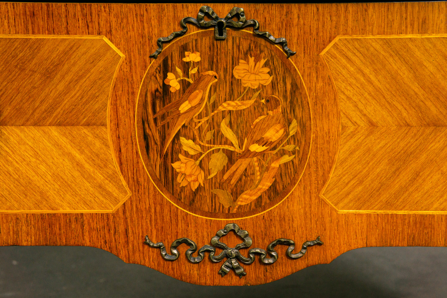 Wunderschöne Kommode im Louis XVI Stil