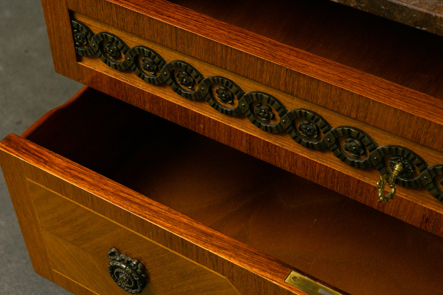 Wunderschöne Kommode im Louis XVI Stil