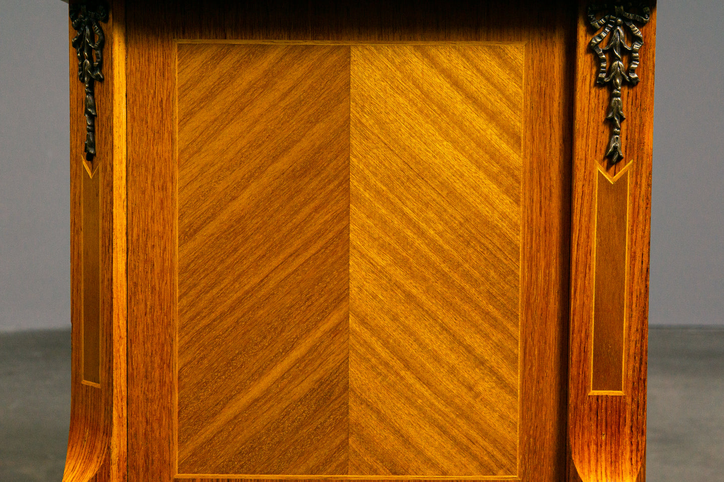 Wunderschöne Kommode im Louis XVI Stil