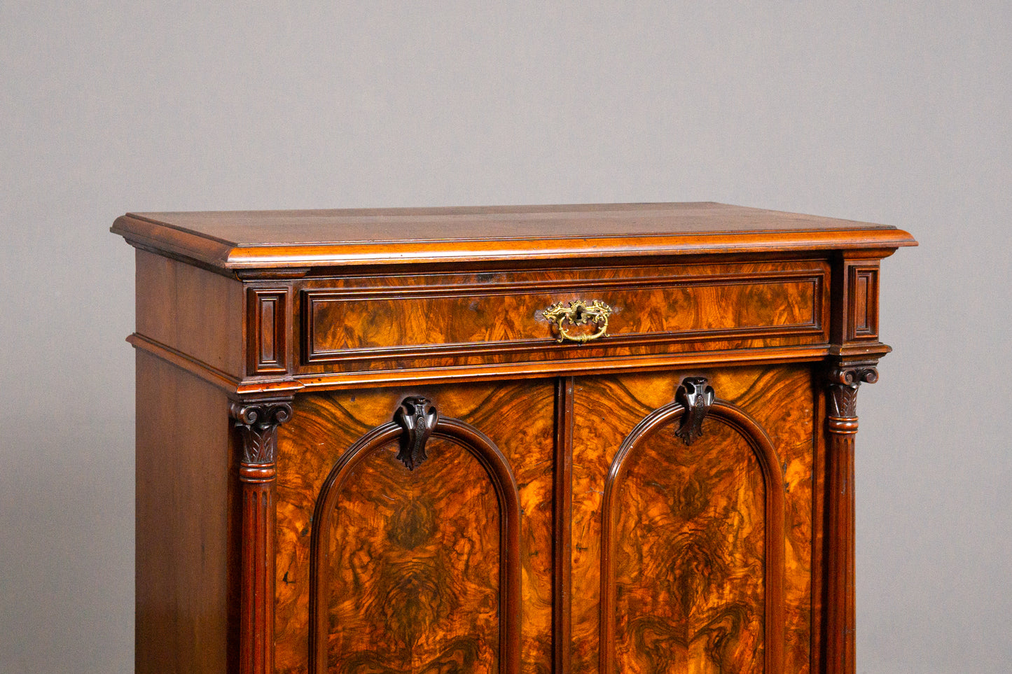 Schönes Gründerzeit Vertiko