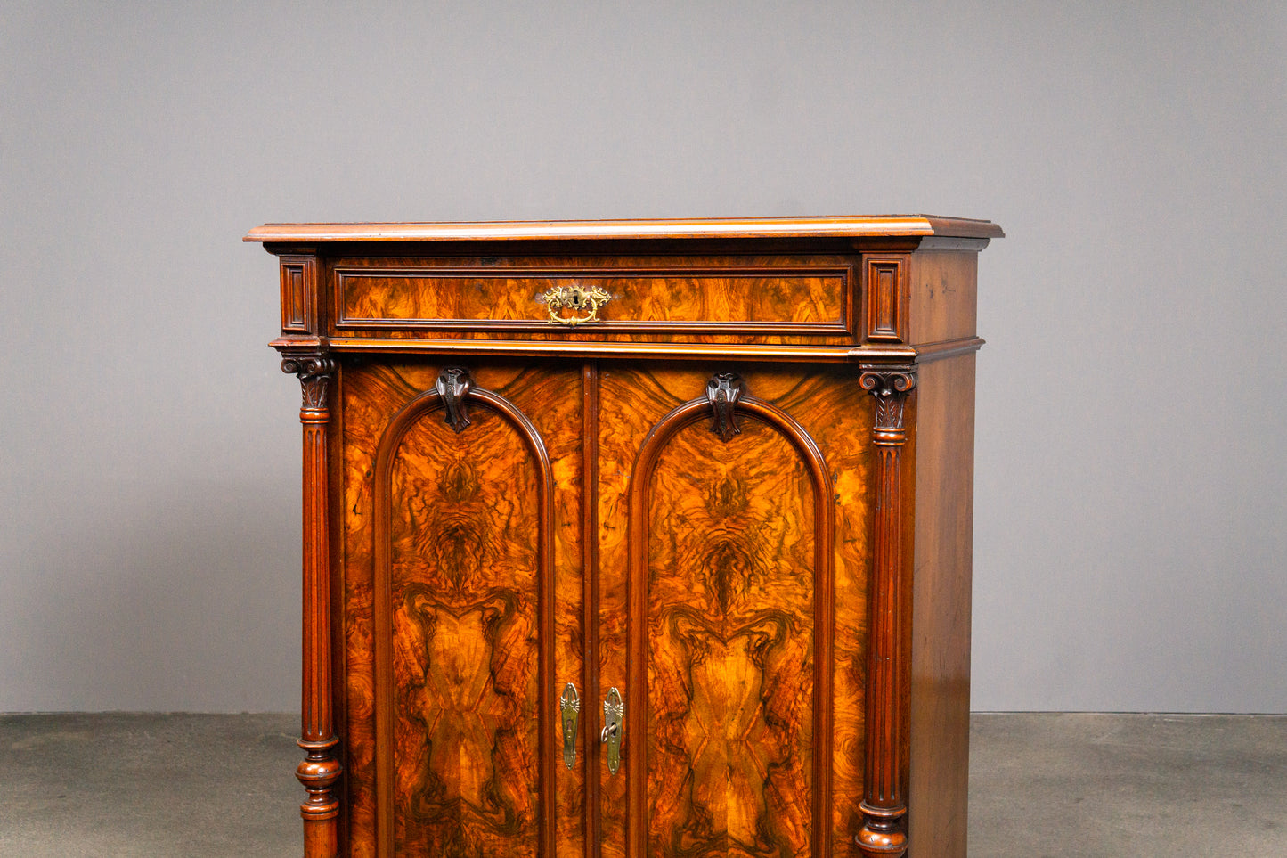 Schönes Gründerzeit Vertiko