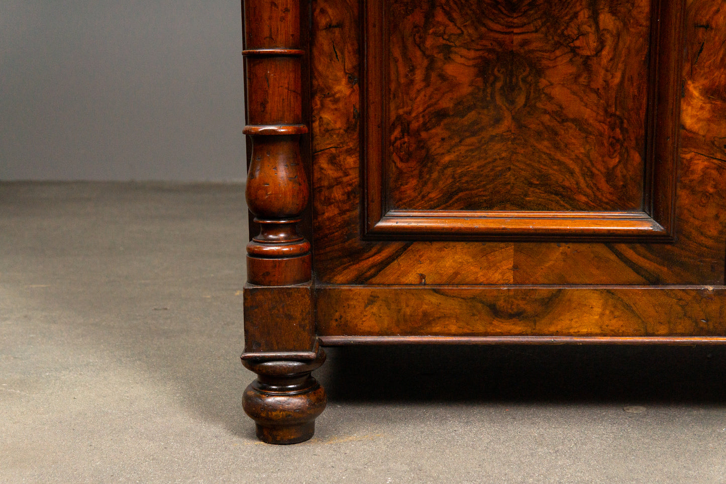 Schönes Gründerzeit Vertiko