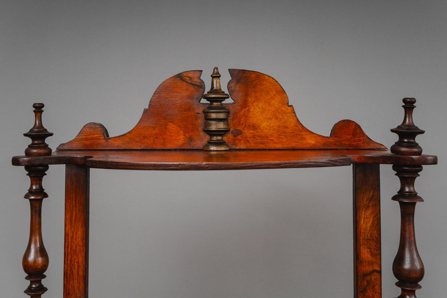 kleines Gründerzeit Regal