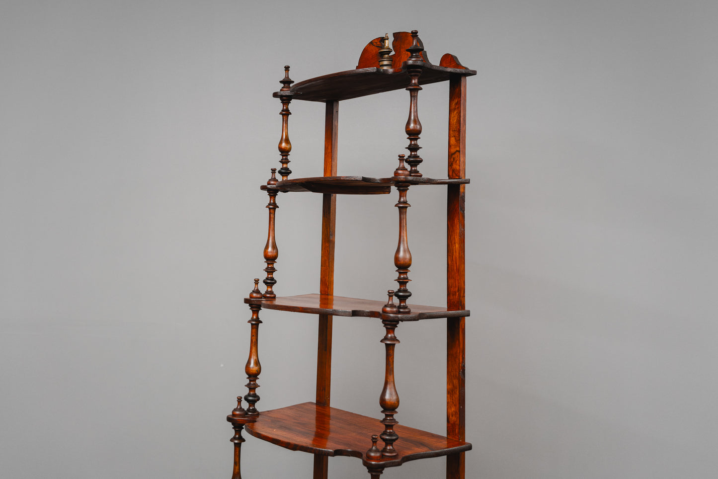 kleines Gründerzeit Regal