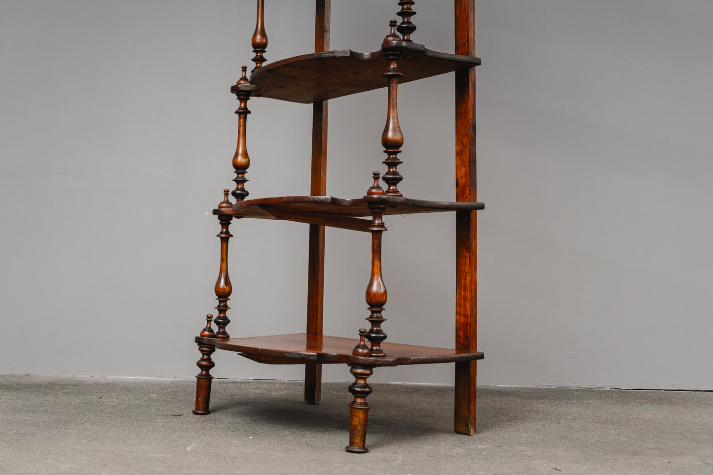 kleines Gründerzeit Regal