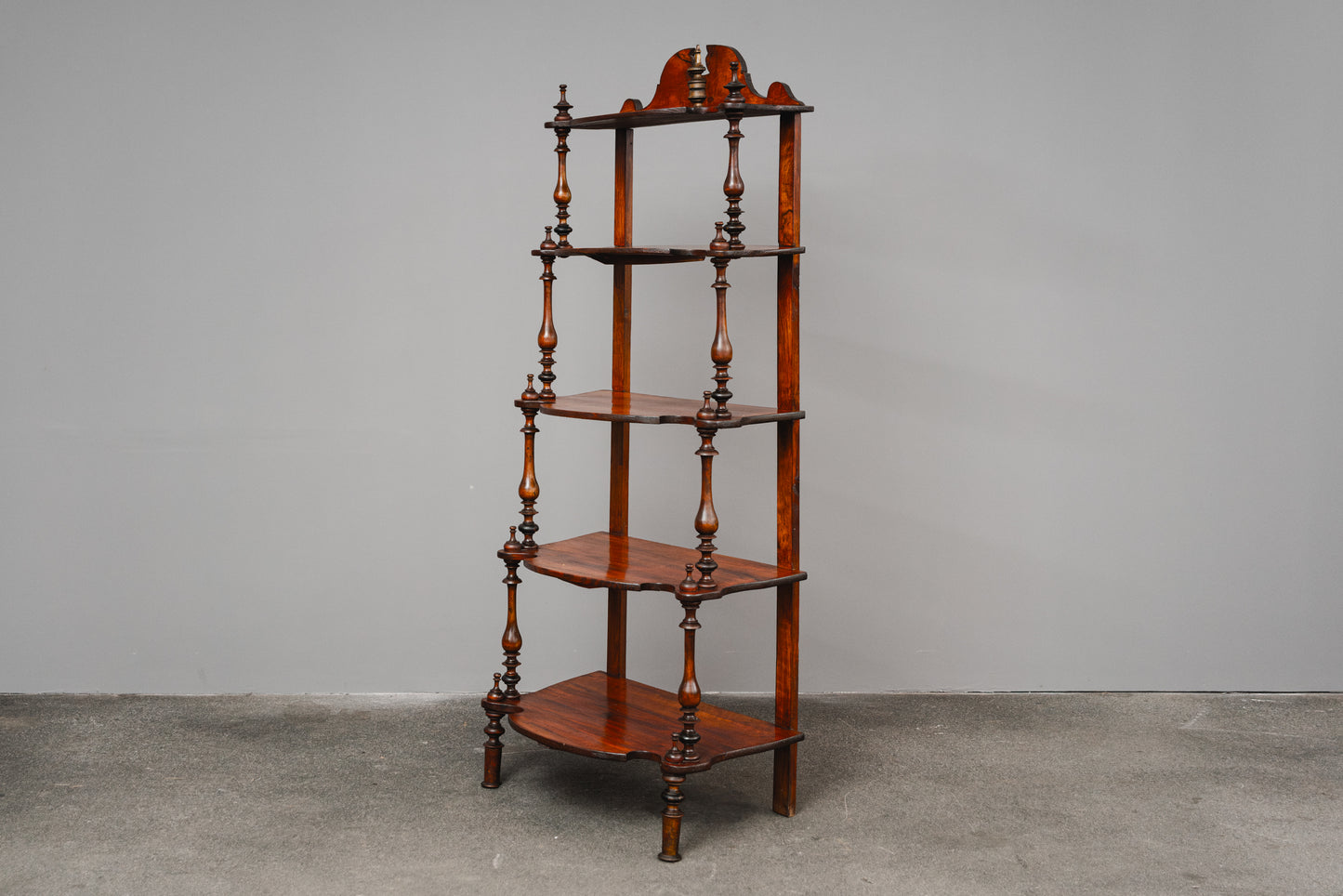 kleines Gründerzeit Regal