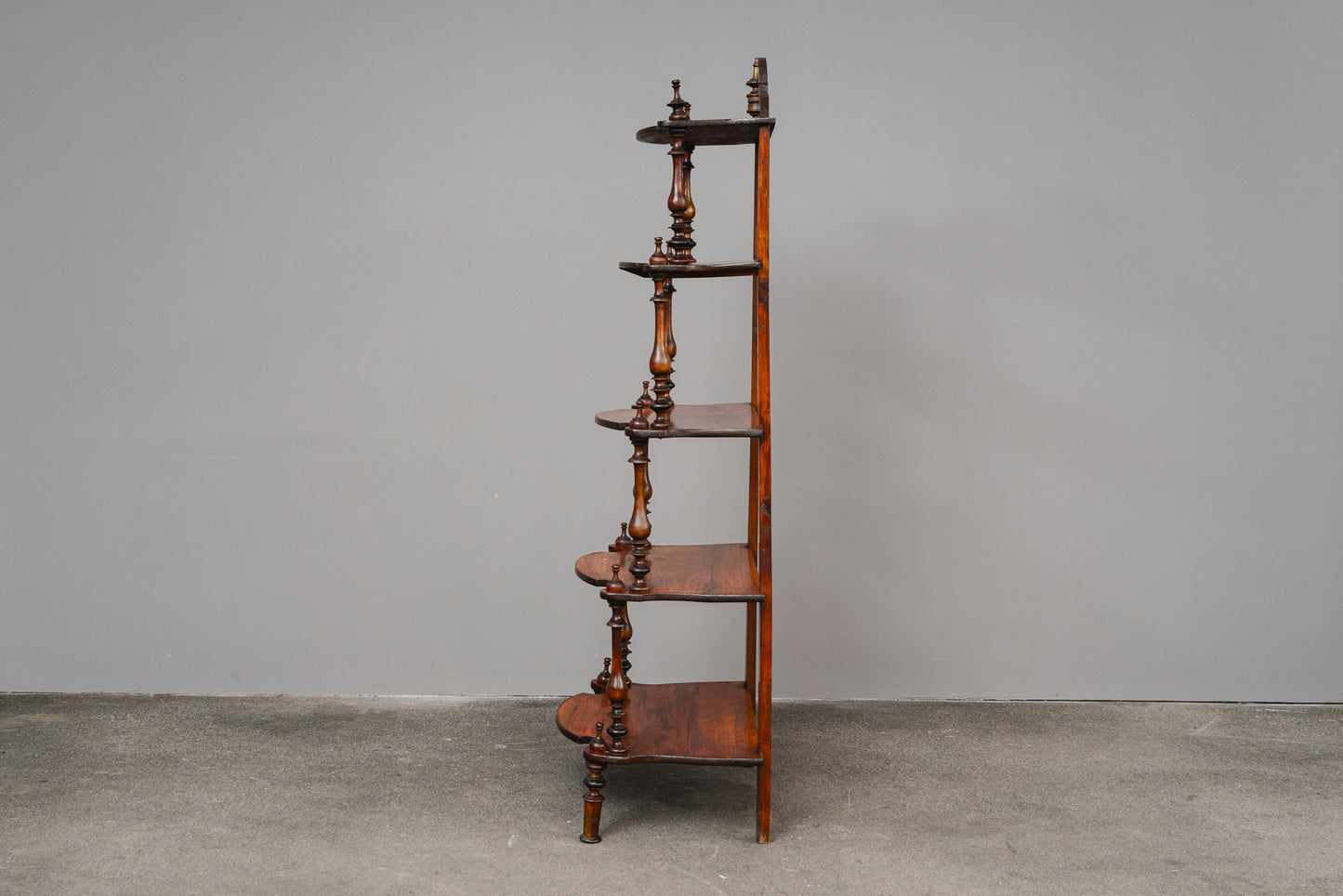 kleines Gründerzeit Regal