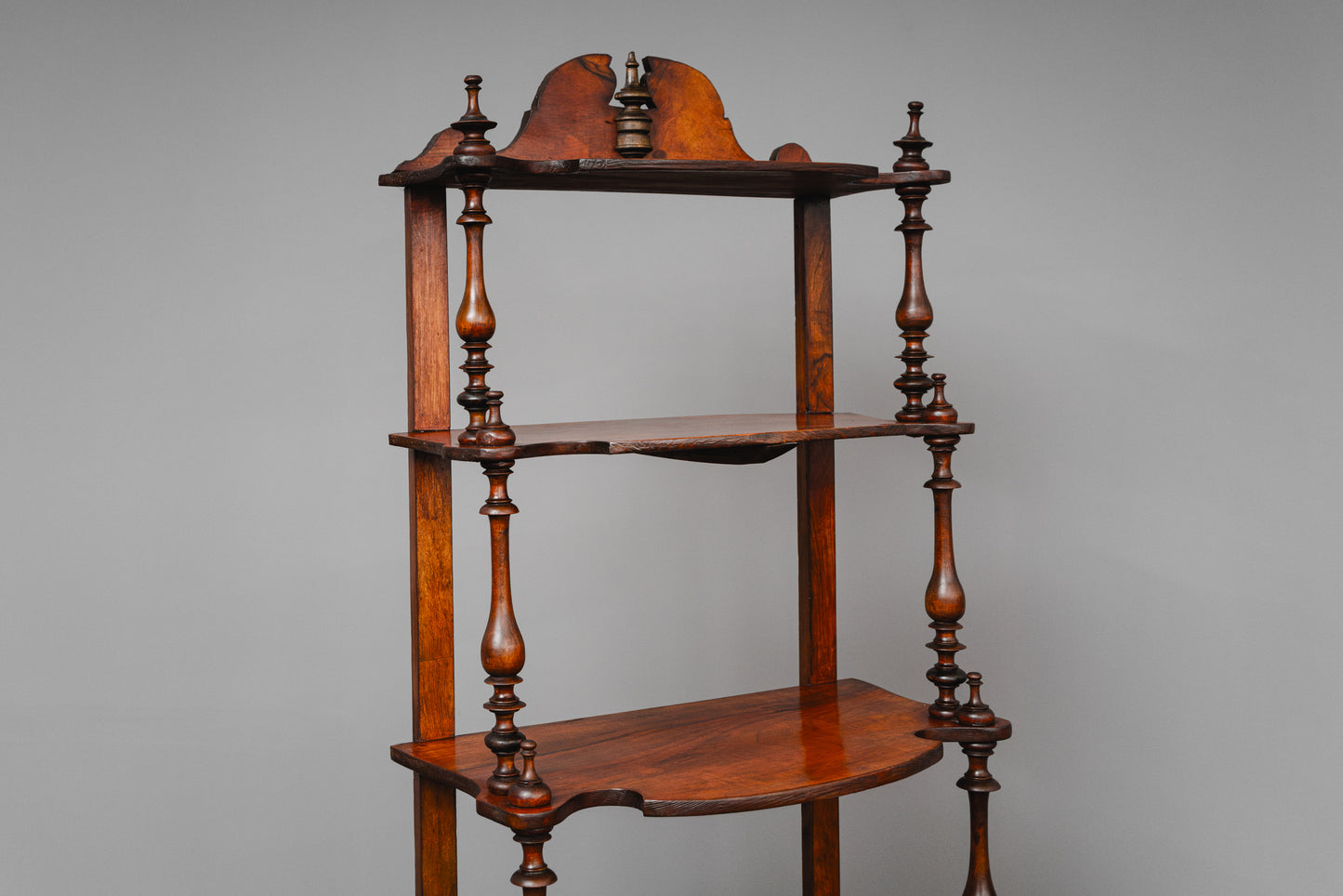 kleines Gründerzeit Regal