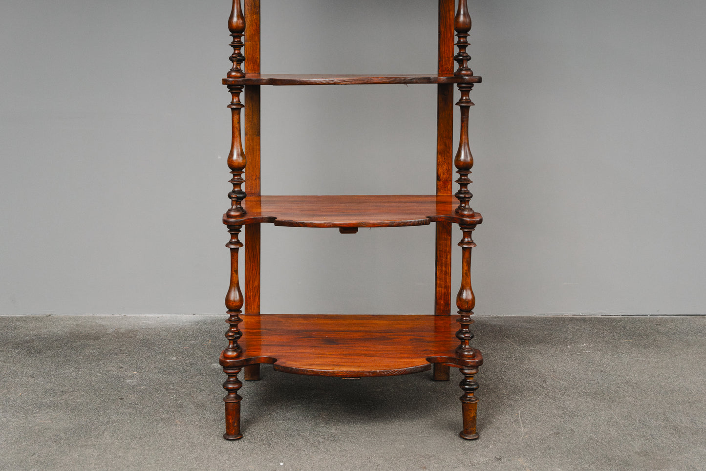 kleines Gründerzeit Regal