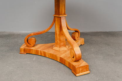 Außergewöhnlicher Biedermeier Tisch