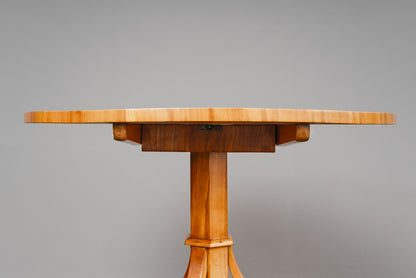 Außergewöhnlicher Biedermeier Tisch