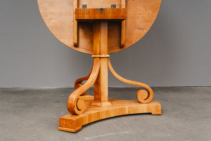 Außergewöhnlicher Biedermeier Tisch