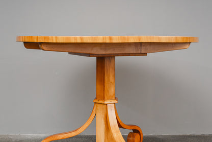 Außergewöhnlicher Biedermeier Tisch