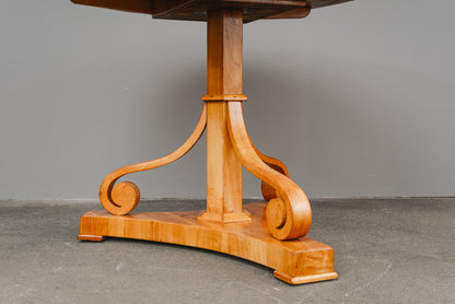 Außergewöhnlicher Biedermeier Tisch