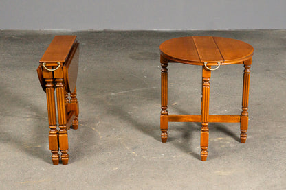Elegante Beistelltische im klassizistischen Stil
