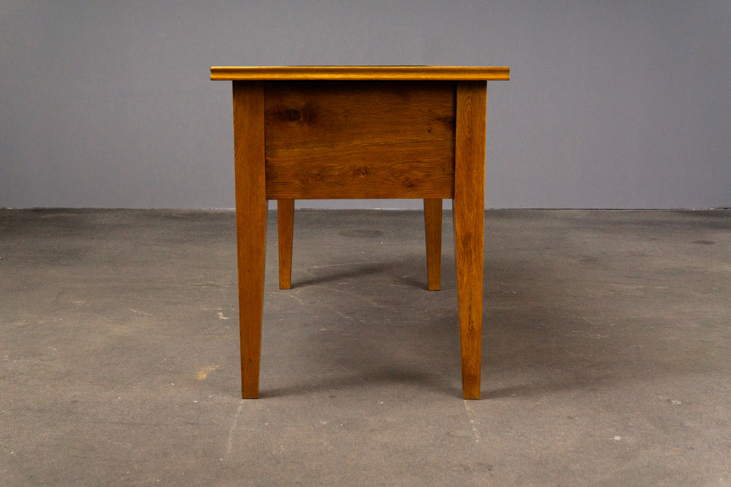 Praktischer Antiker Schreibtisch