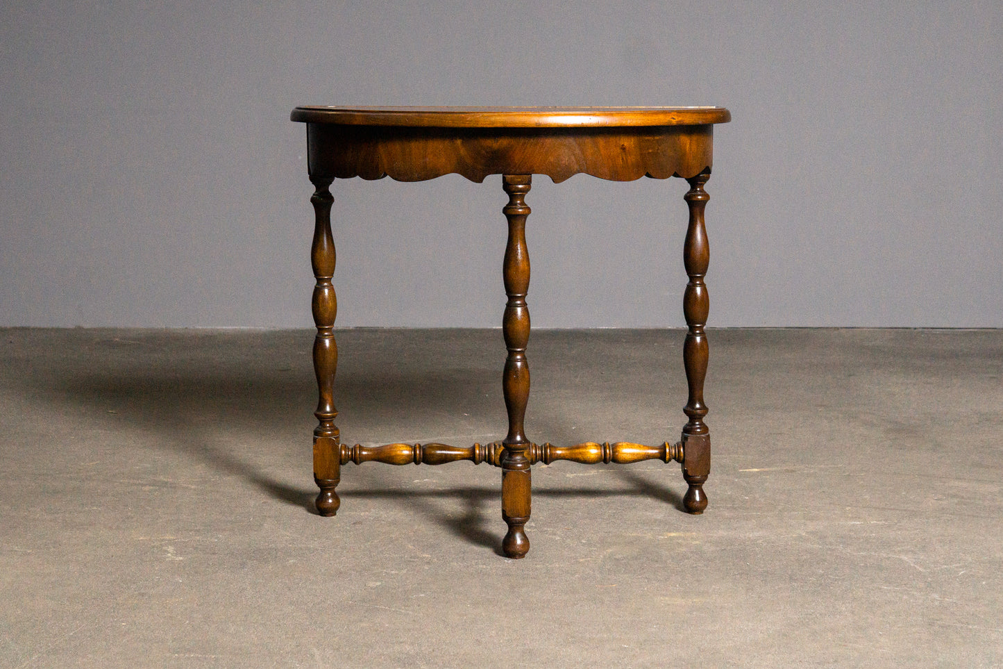 Eleganter Konsolentisch im Antik Stil