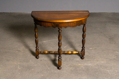 Eleganter Konsolentisch im Antik Stil