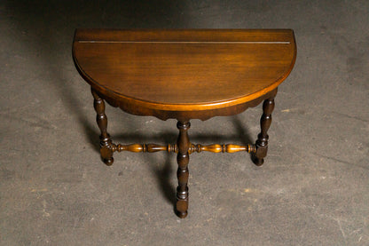 Eleganter Konsolentisch im Antik Stil