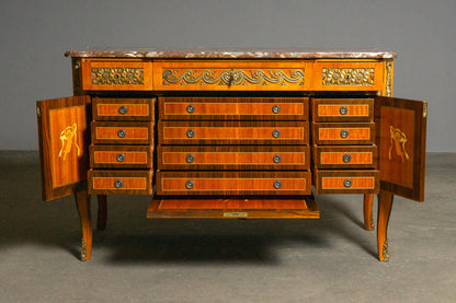Außergewöhnliche Kommode im Louis XVI Stil