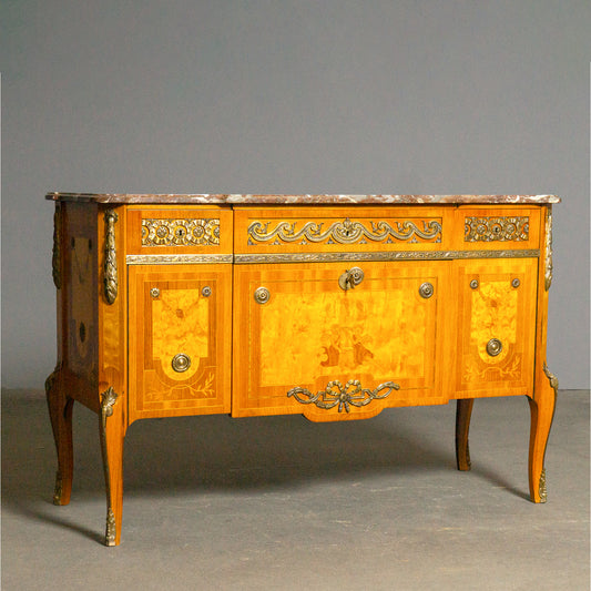 Außergewöhnliche Kommode im Louis XVI Stil