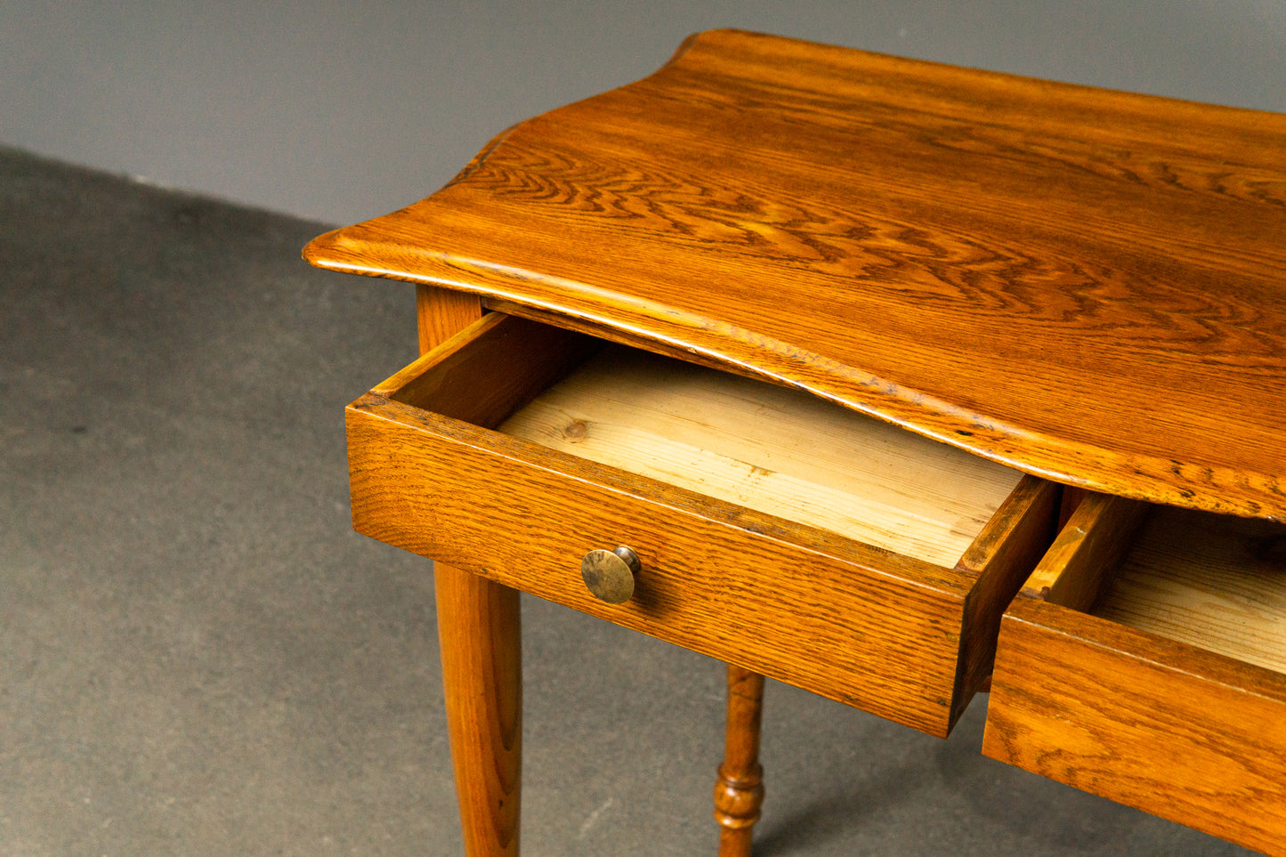 Eleganter Biedermeier Damenschreibtisch