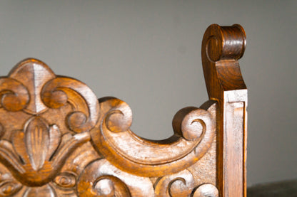 Eleganter Armlehnenstuhl