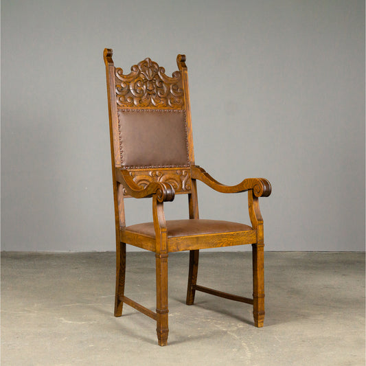 Eleganter Armlehnenstuhl