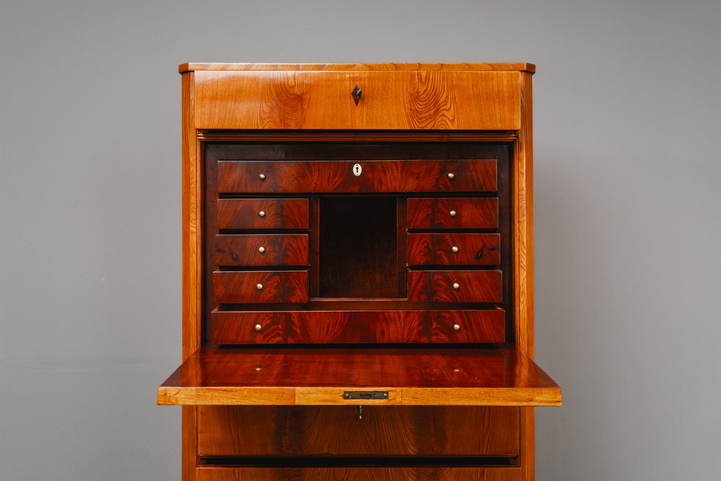 Praktischer Biedermeier Standsekretär
