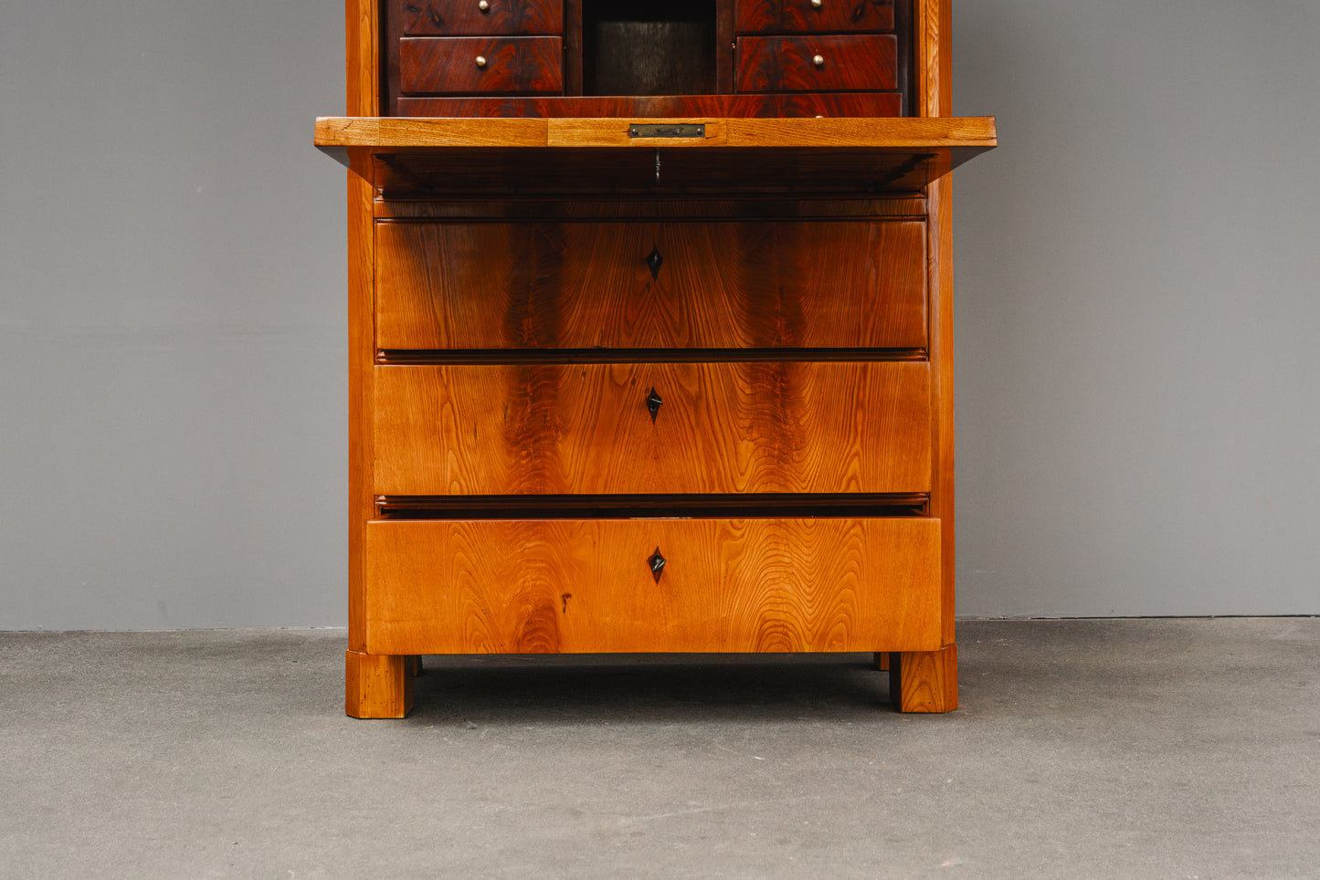 Praktischer Biedermeier Standsekretär