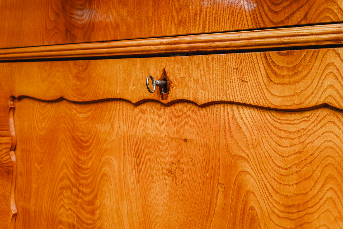 Praktischer Biedermeier Standsekretär