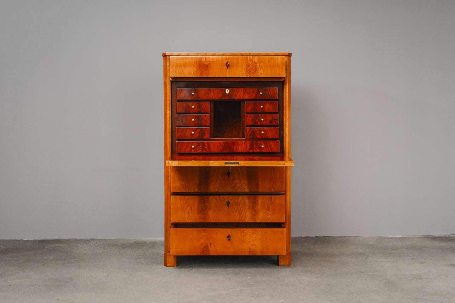 Praktischer Biedermeier Standsekretär