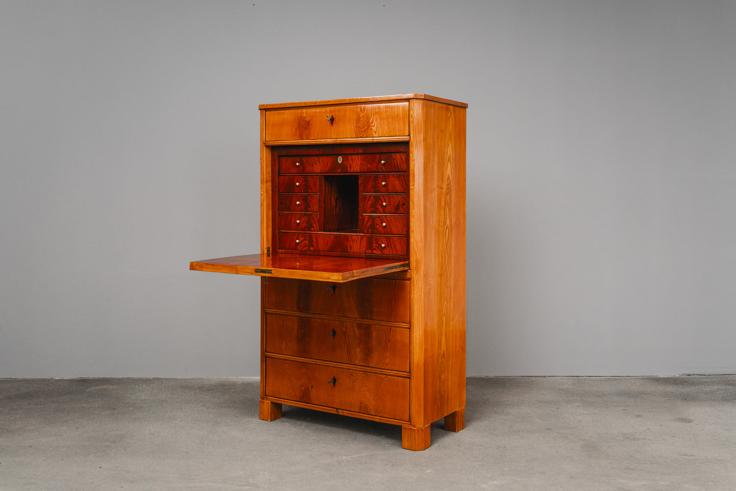 Praktischer Biedermeier Standsekretär