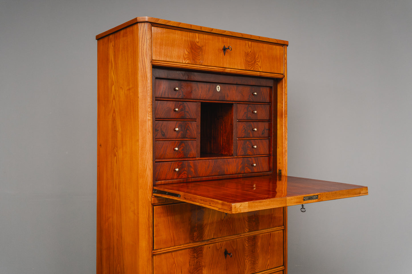Praktischer Biedermeier Standsekretär