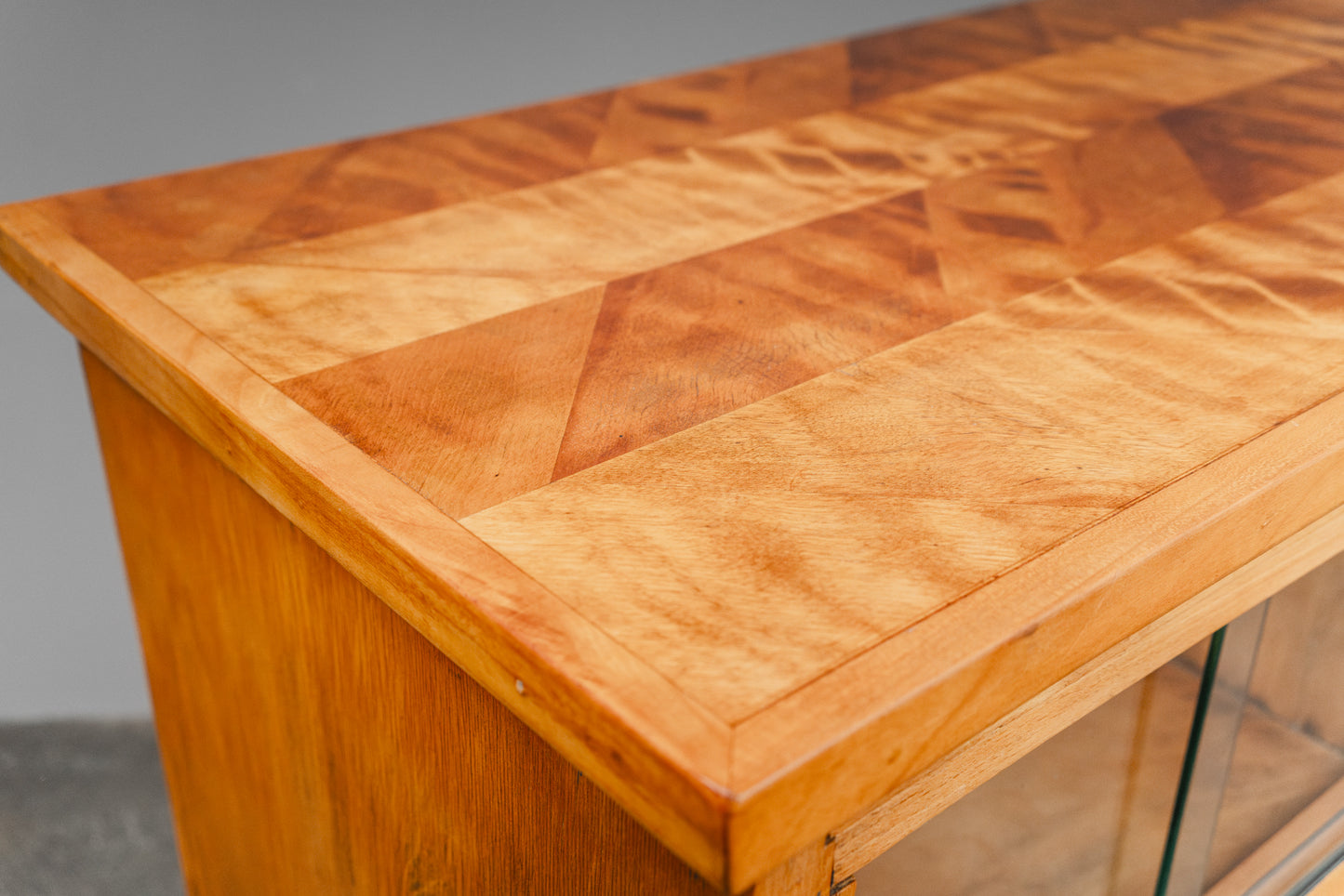 Praktischer Schubladenschrank im Industriedesign