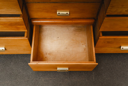 Wunderschöner Schubladenschrank im Industriedesign