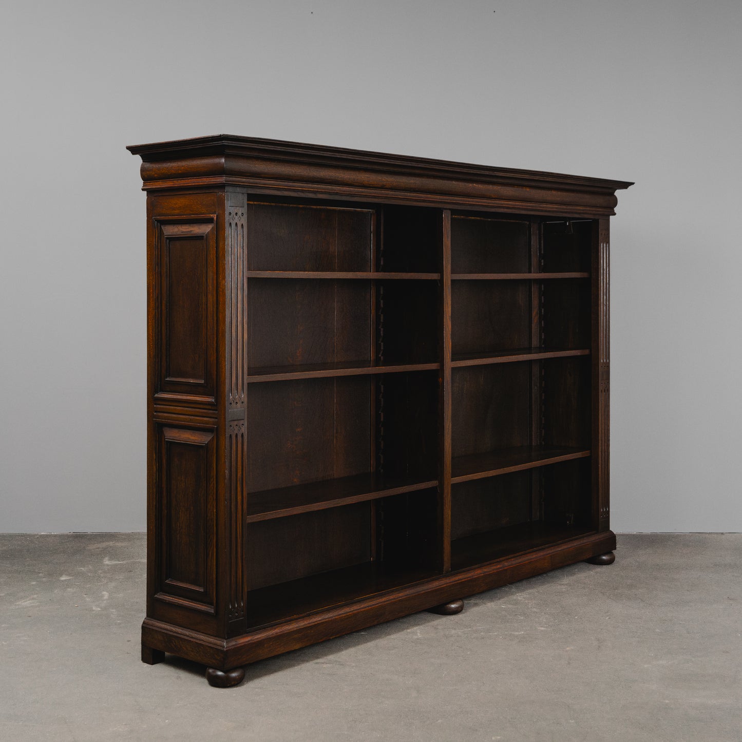 Elegantes Großes Bücherregal