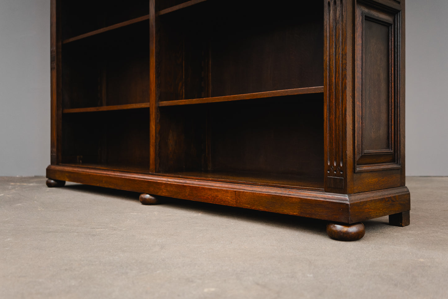 Elegantes Großes Bücherregal