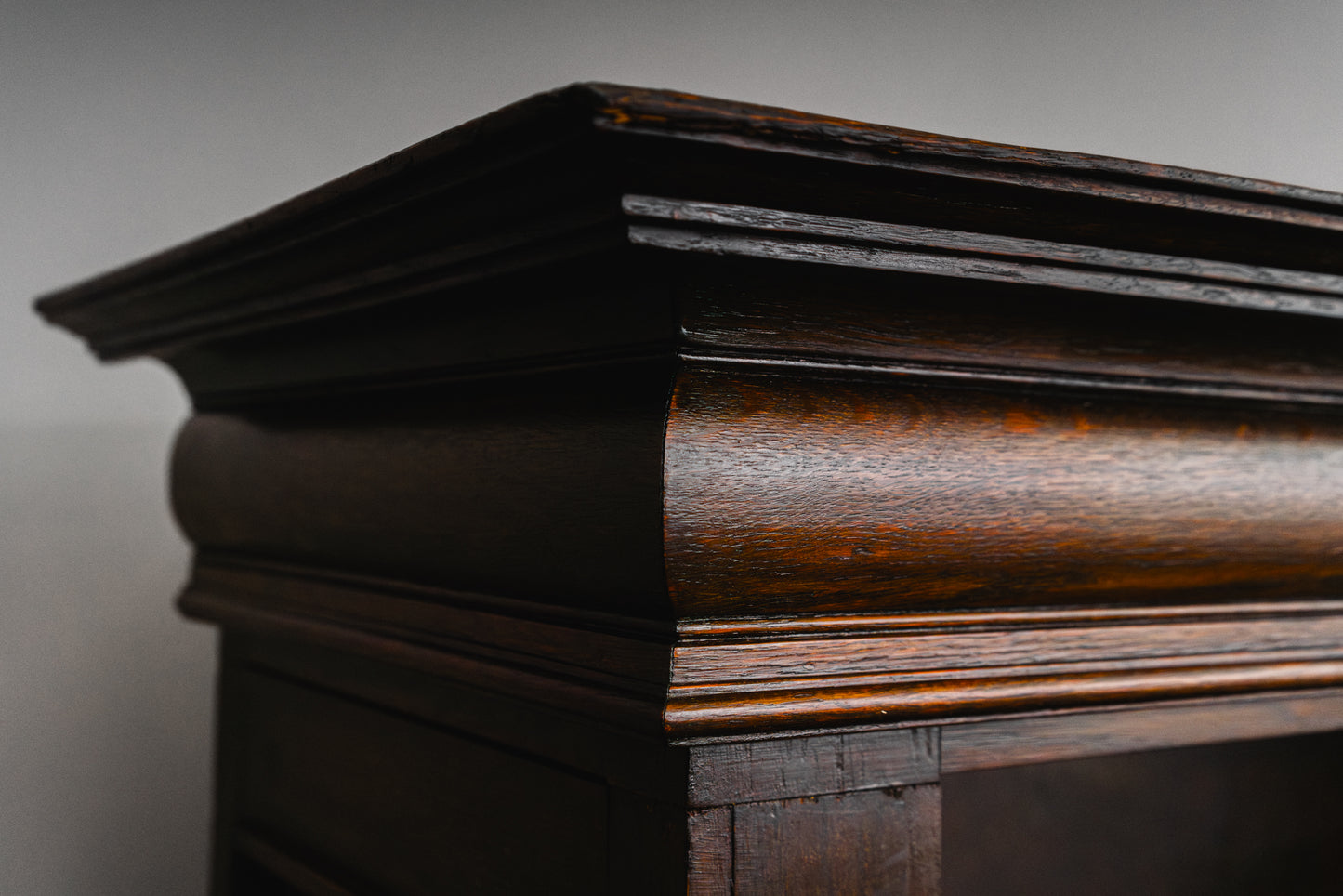 Elegantes Großes Bücherregal