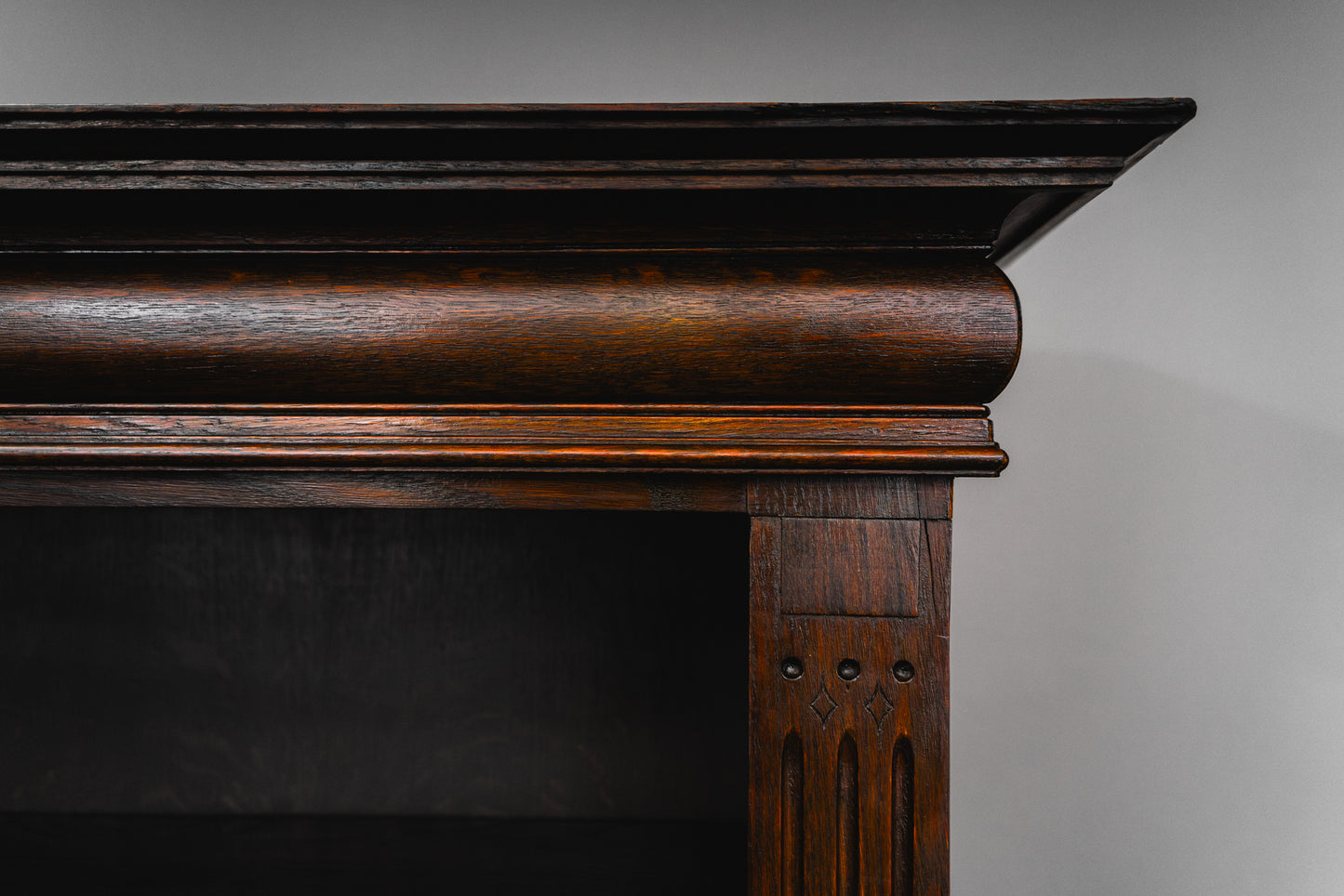 Elegantes Großes Bücherregal