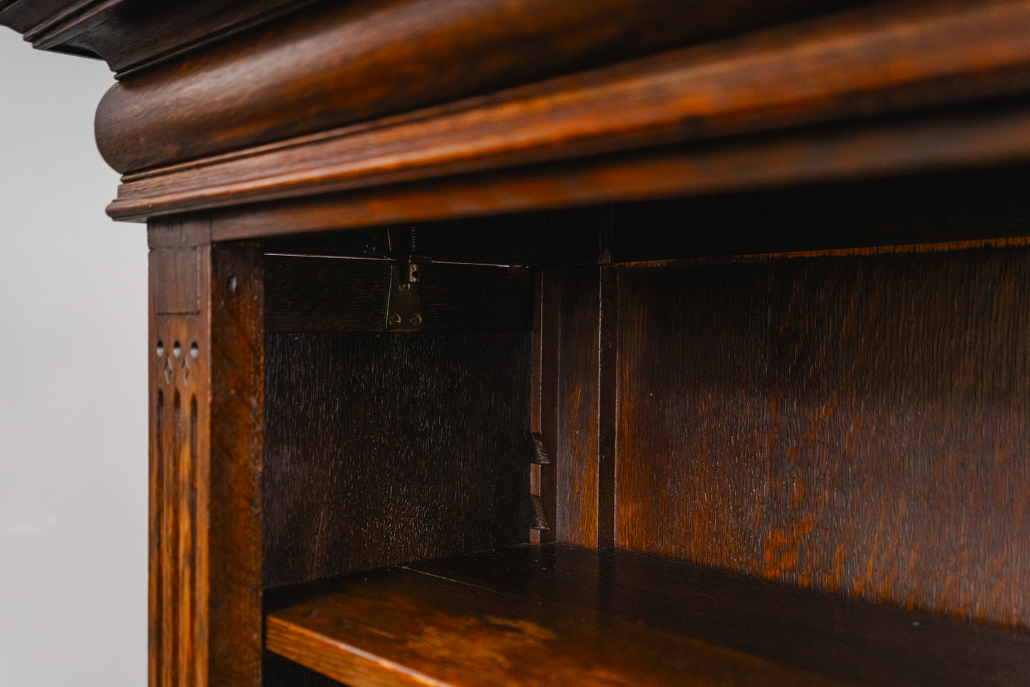 Elegantes Großes Bücherregal