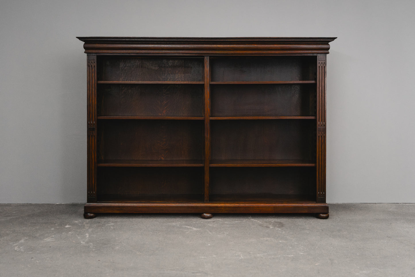 Elegantes Großes Bücherregal