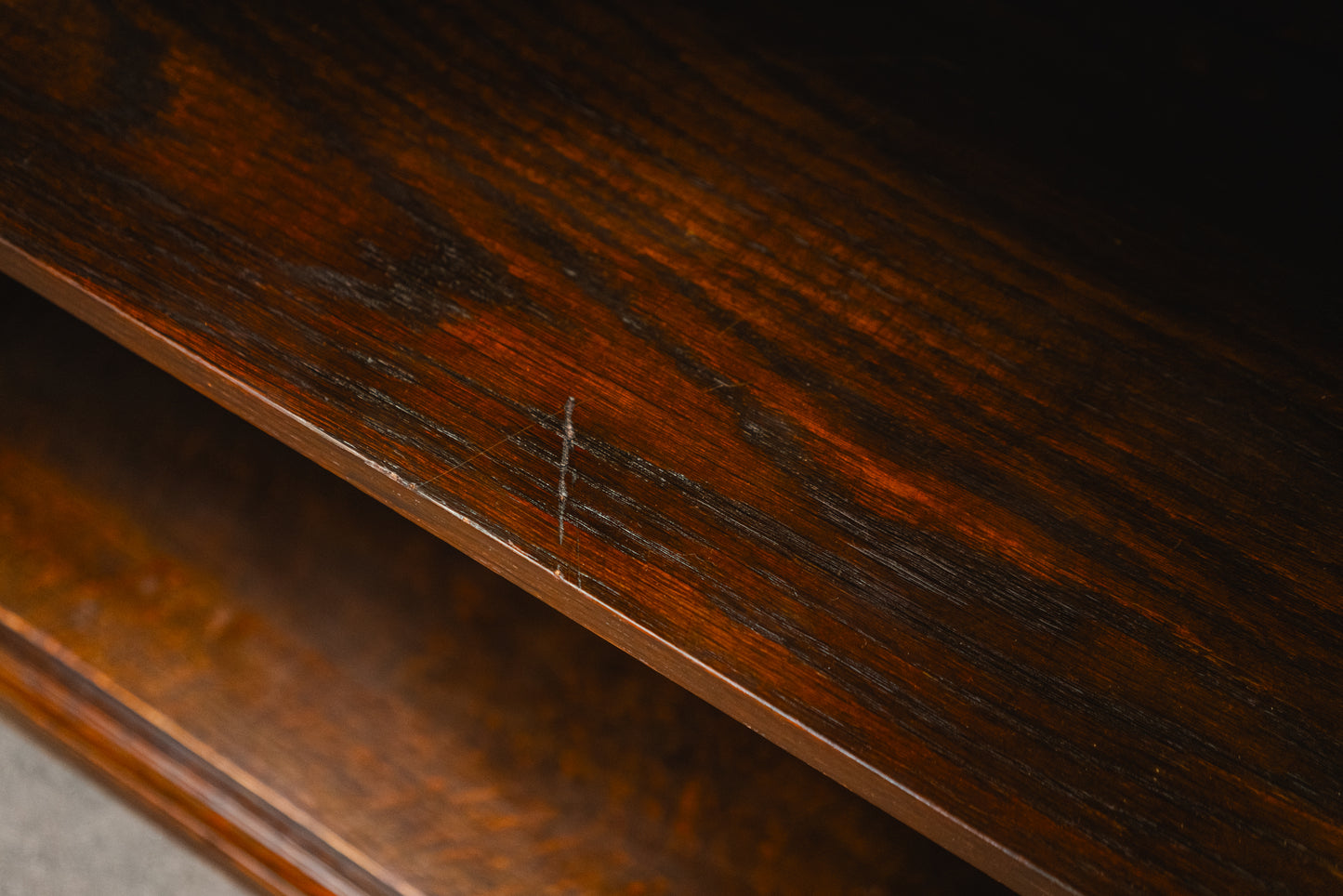 Elegantes Großes Bücherregal