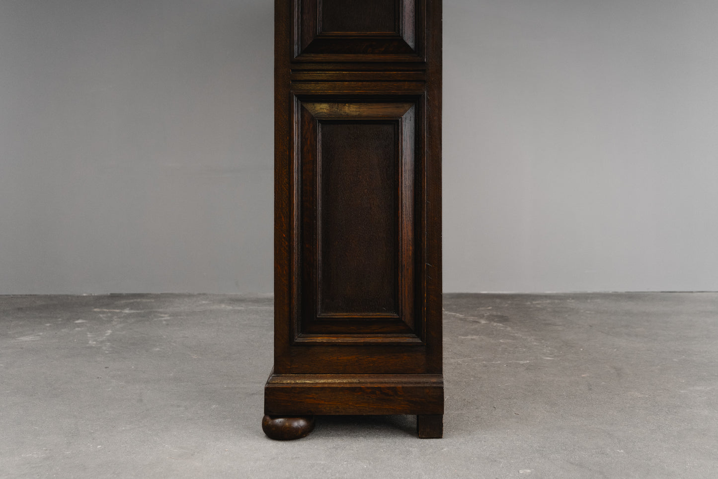 Elegantes Großes Bücherregal