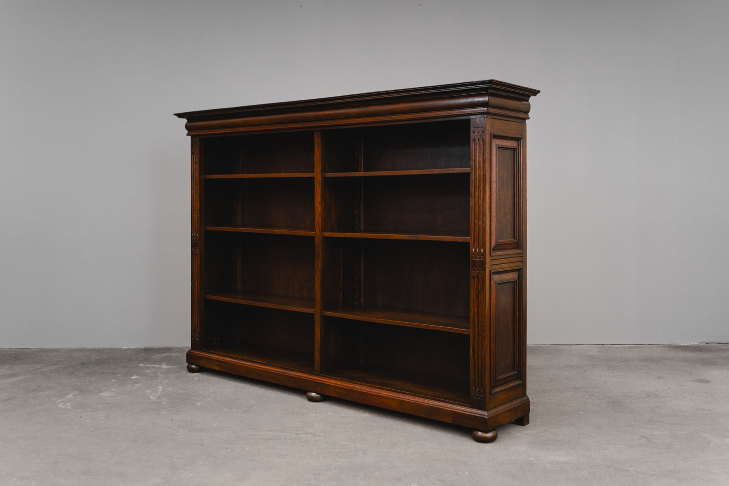 Elegantes Großes Bücherregal