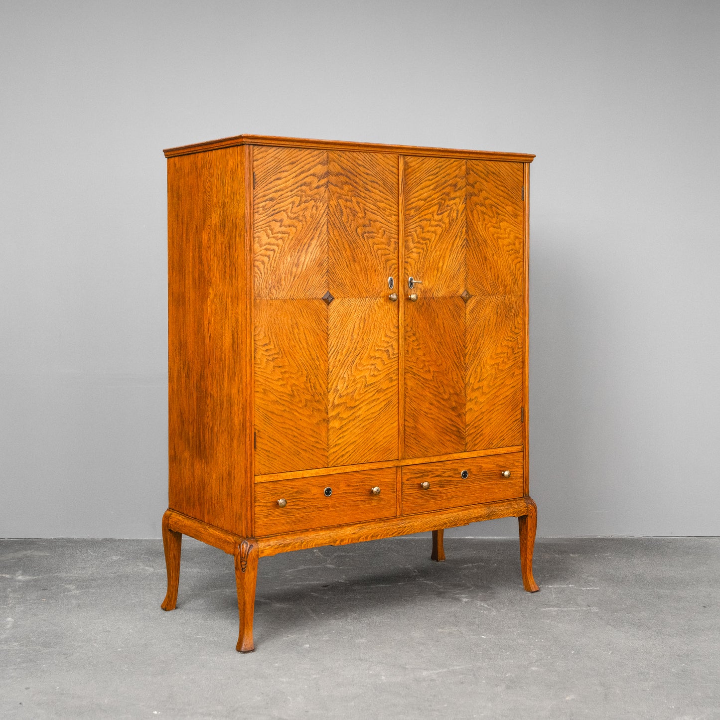 Schöner Jugendstil Wäscheschrank