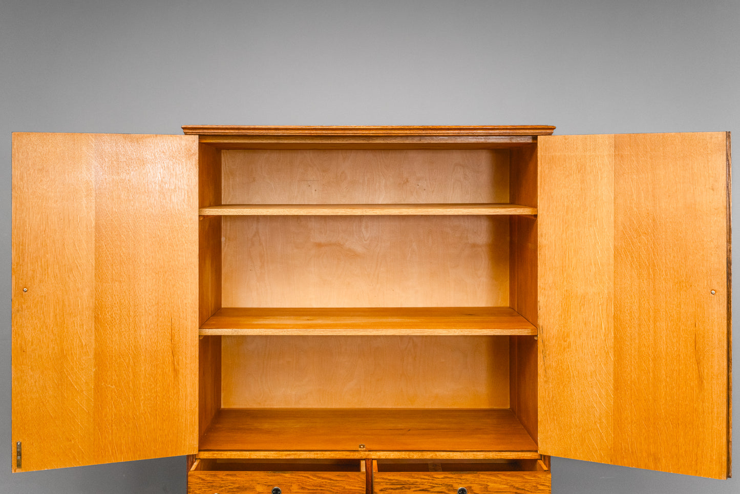 Schöner Jugendstil Wäscheschrank