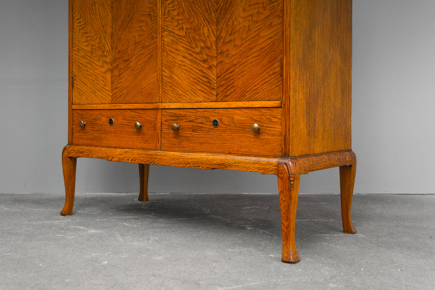 Schöner Jugendstil Wäscheschrank