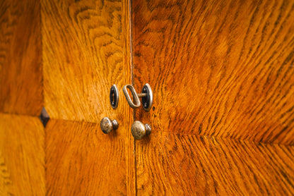 Schöner Jugendstil Wäscheschrank