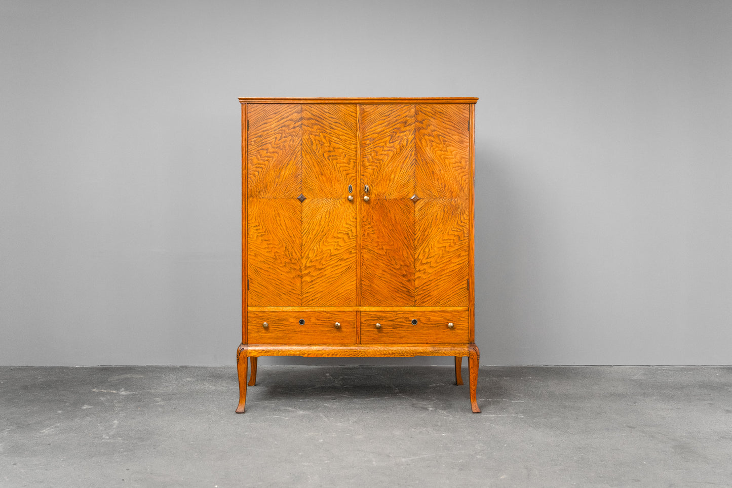 Schöner Jugendstil Wäscheschrank